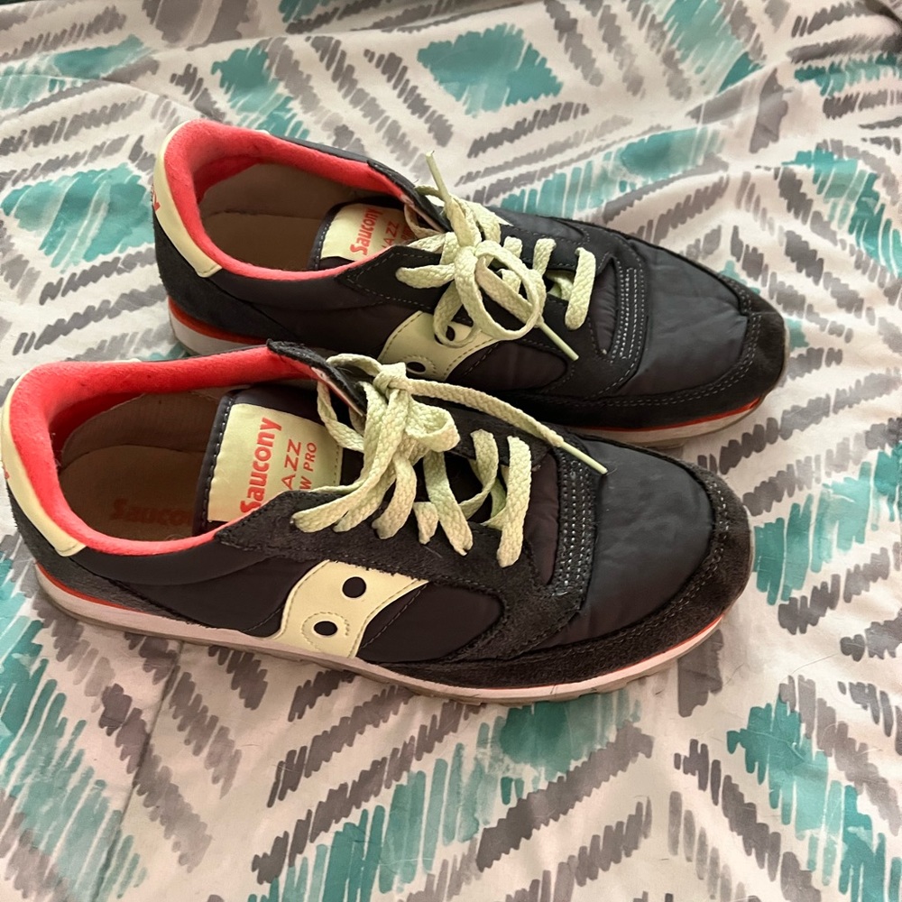 Saucony womens size 9.5
